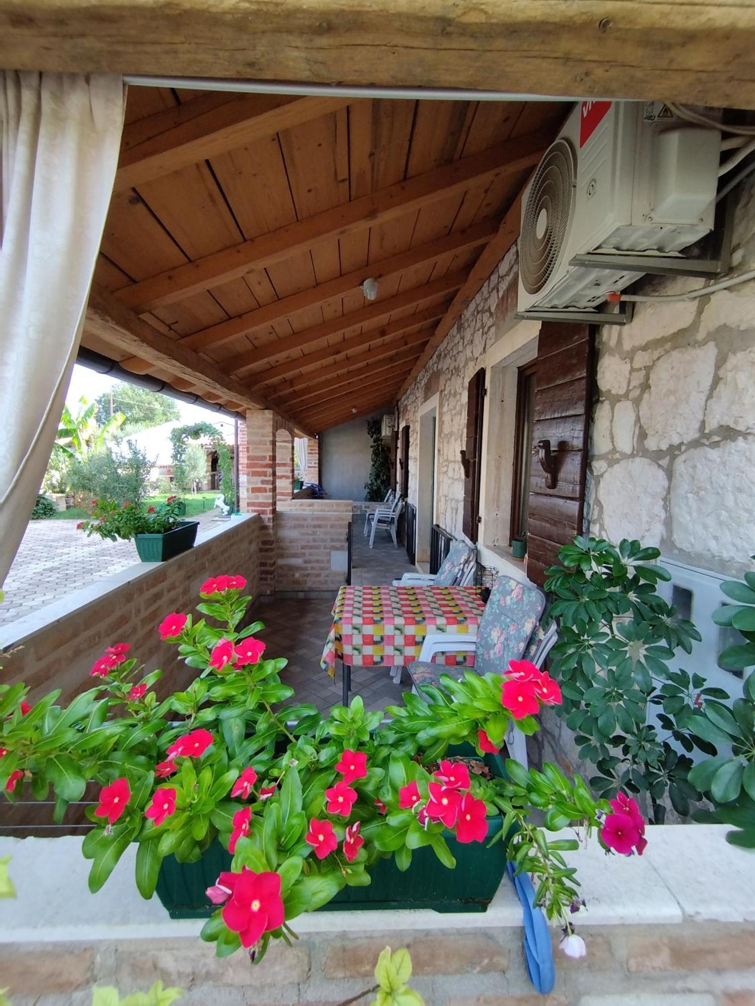 Apartmani Memic 100 M Do Plaze, Apartments Memic Only 100M From Beach Poreč Exterior foto