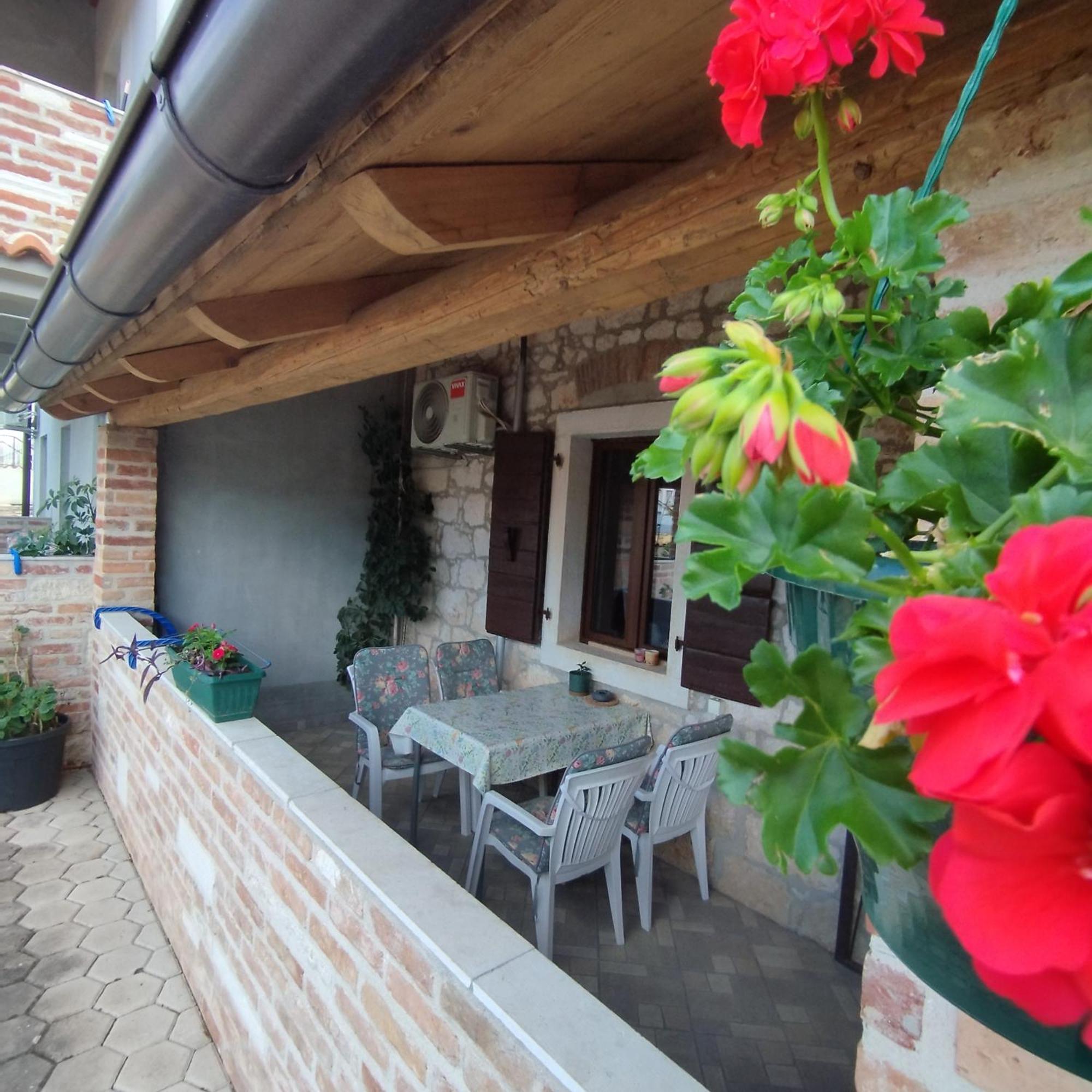 Apartmani Memic 100 M Do Plaze, Apartments Memic Only 100M From Beach Poreč Exterior foto